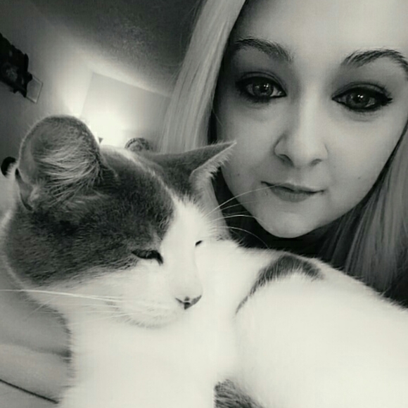 Meet your Posher, Kyla - Picture 2 of 5